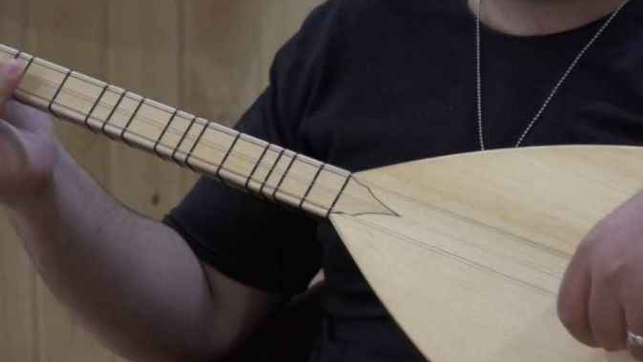 Bağlama fiyatları ne kadar? Bağlama çalmak nasıl öğrenilir?