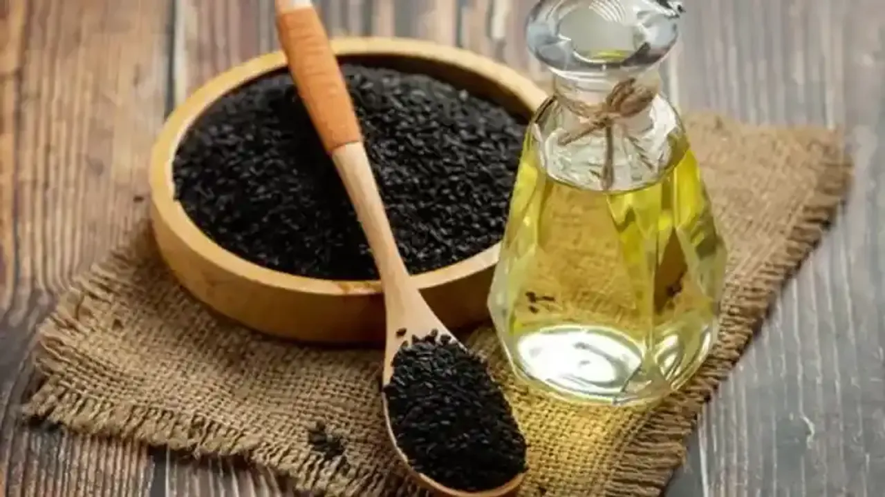 Faydaları Say Say Bitmiyor: Sadece 1 Kaşık Yiyen Fişek Gibi Oluyor… Bal ve Çörek Otu Neye İyi Gelir?
