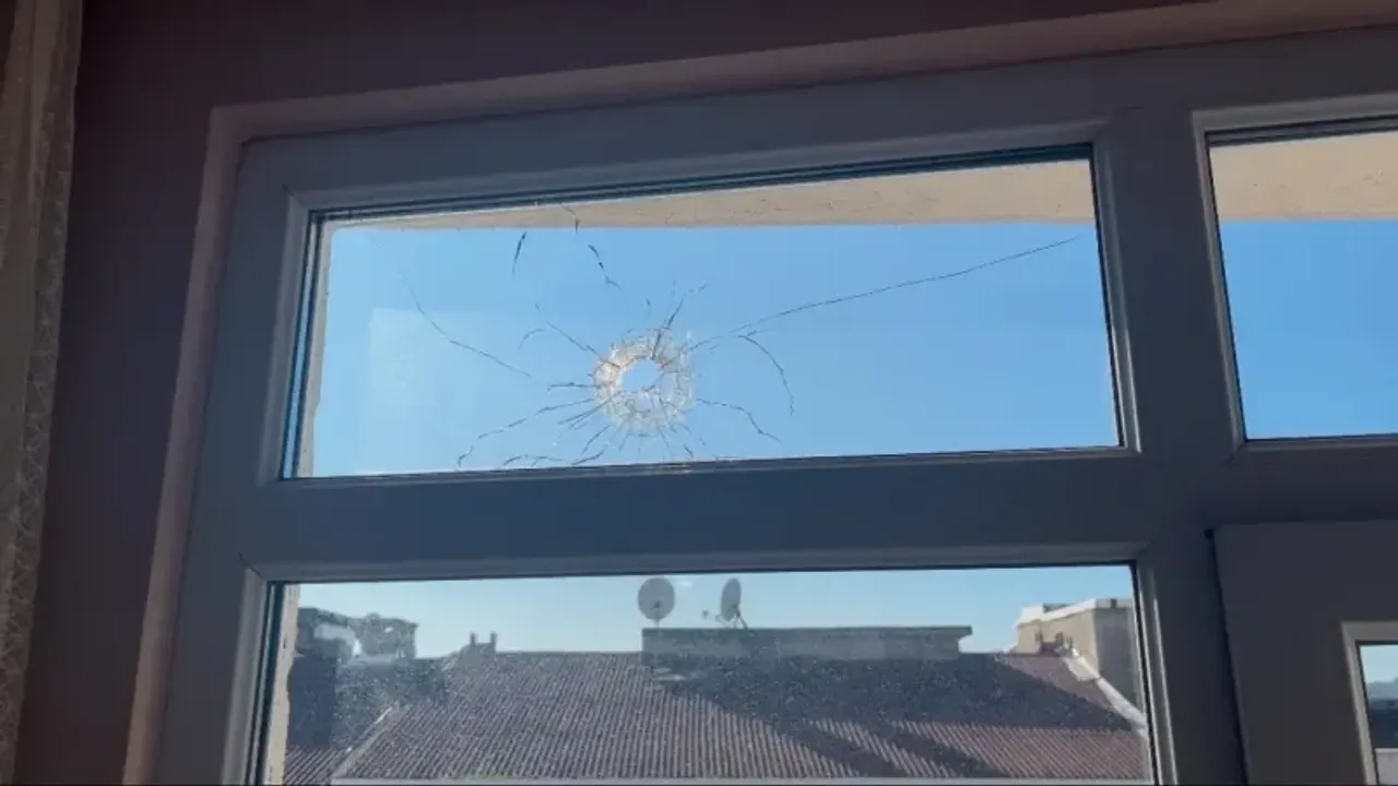 Yılbaşı kutlamasında magandaların açtığı ateşte bir eve iki kurşun isabet etti