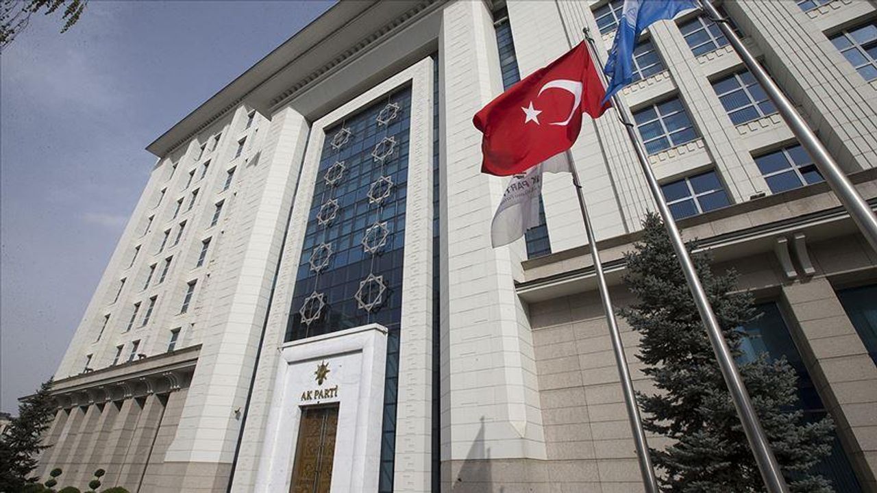 AK Parti’den Yeni Anayasa Atağı: “Millet Bu Hakkını Kullanmalı”