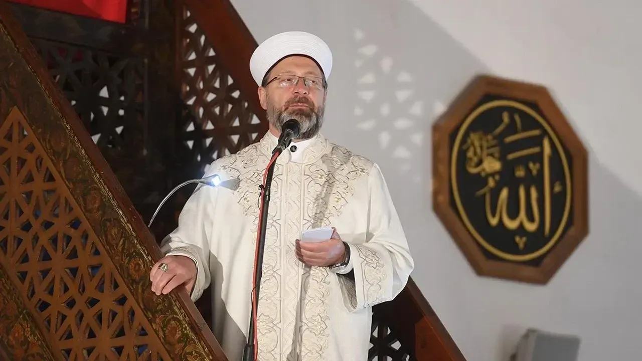 Cuma Hutbesi: “Aile yapımız tehdit altında, çözüm öz değerlerimizde”