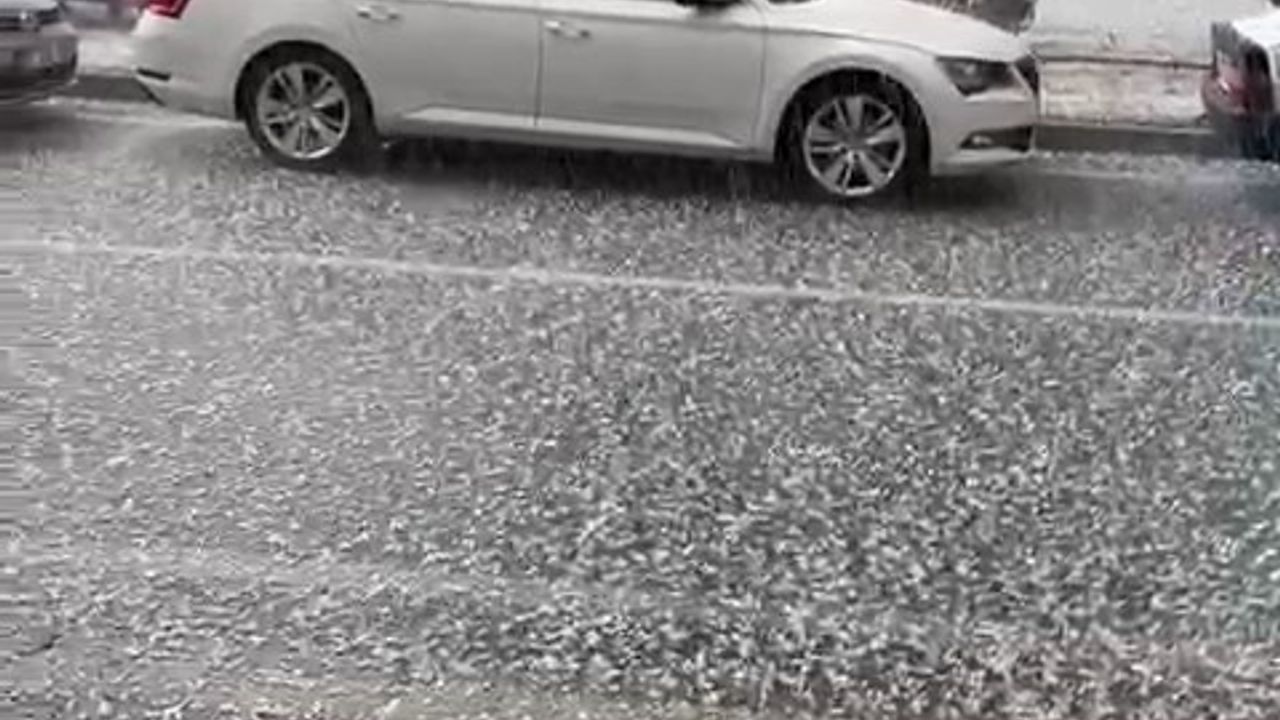 Sağanak yerini doluya bıraktı