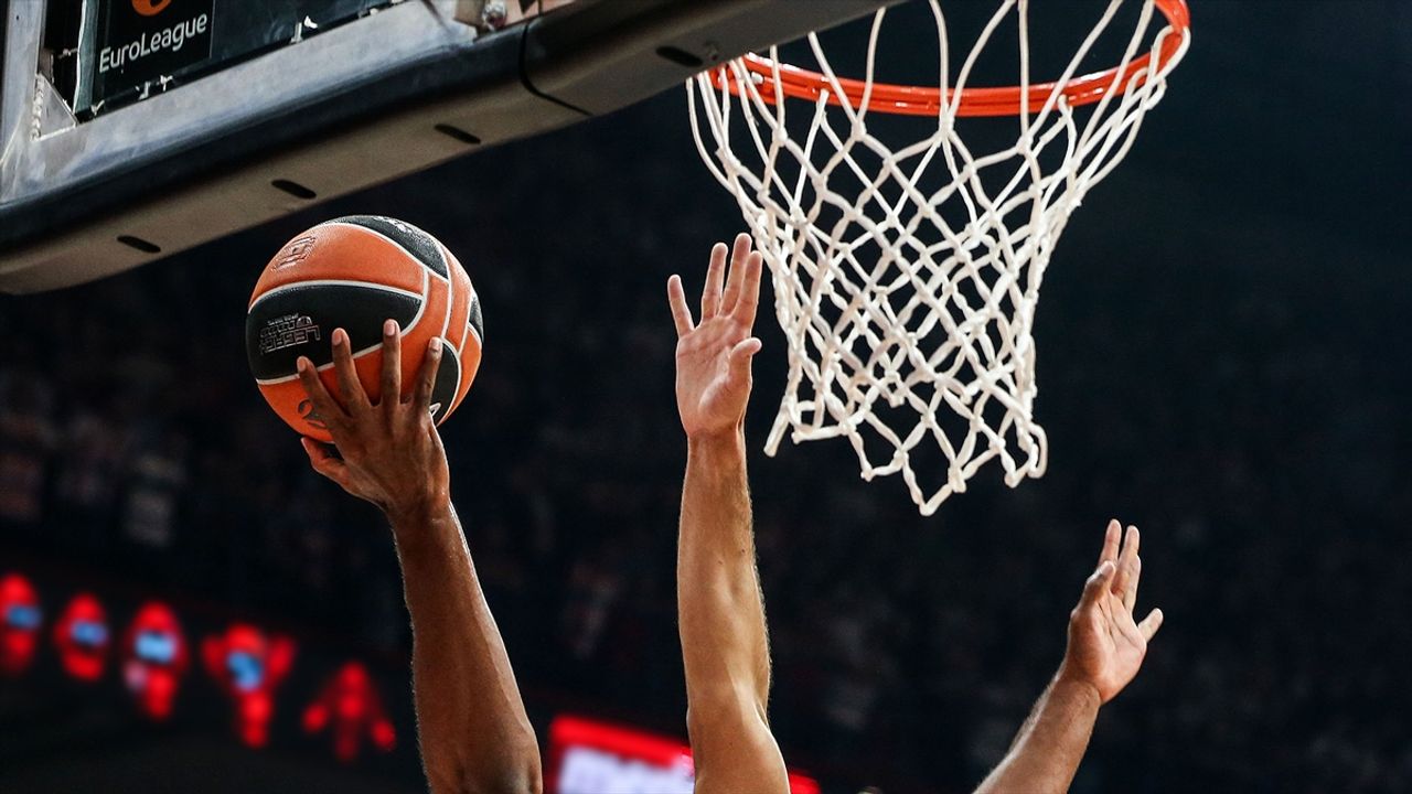 Fenerbahçe Beko ve Anadolu Efes Avrupa’da Zorlu Virajda! İşte Rakipleri ve Maç Saatleri