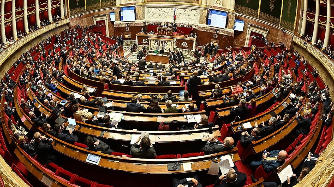 Fransa’da İslamofobi Tırmanıyor: Camilere Saldırılar ve Tehditler Arttı