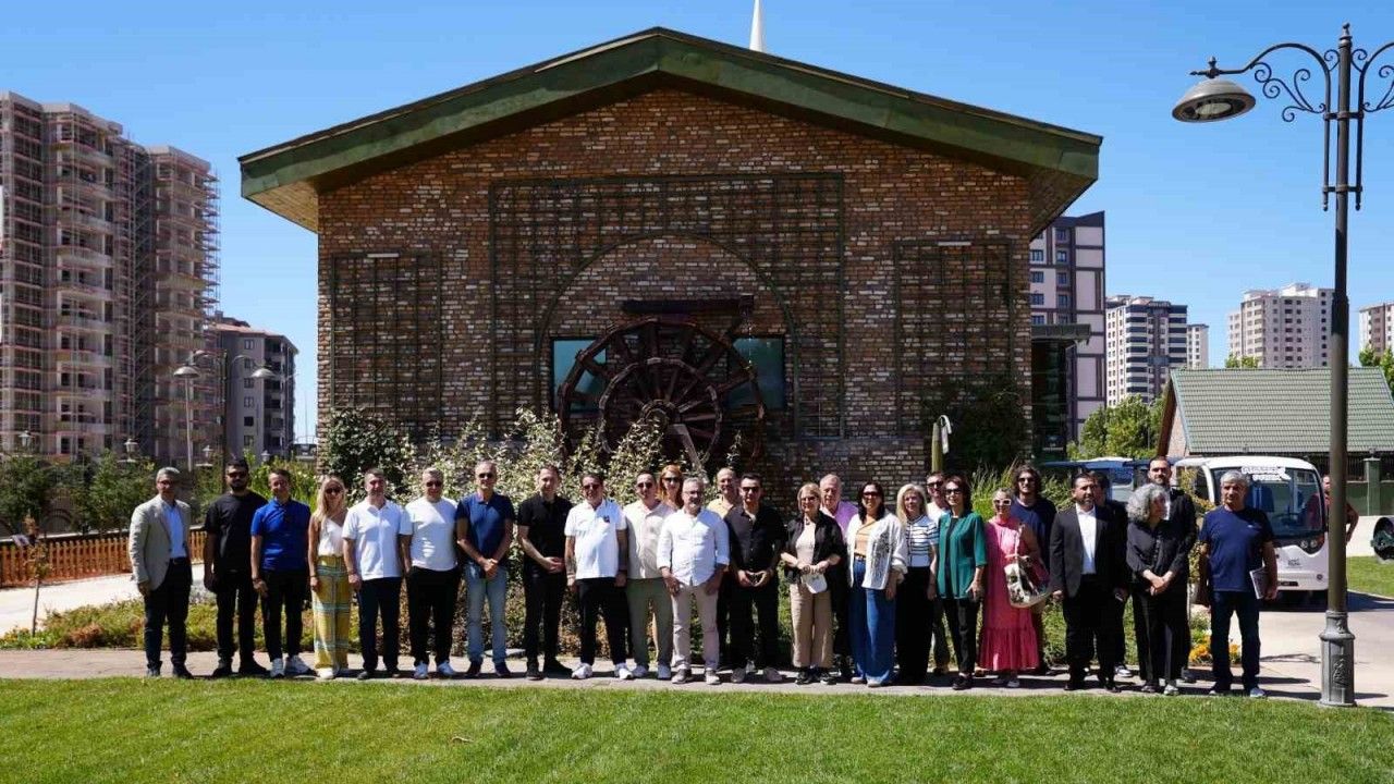 Açıldığı günden bu yana ziyaretçi akınına uğruyor