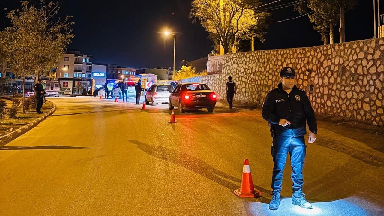 Adıyaman'da çeşitli suçlardan aranan 4 şahıs yakalandı