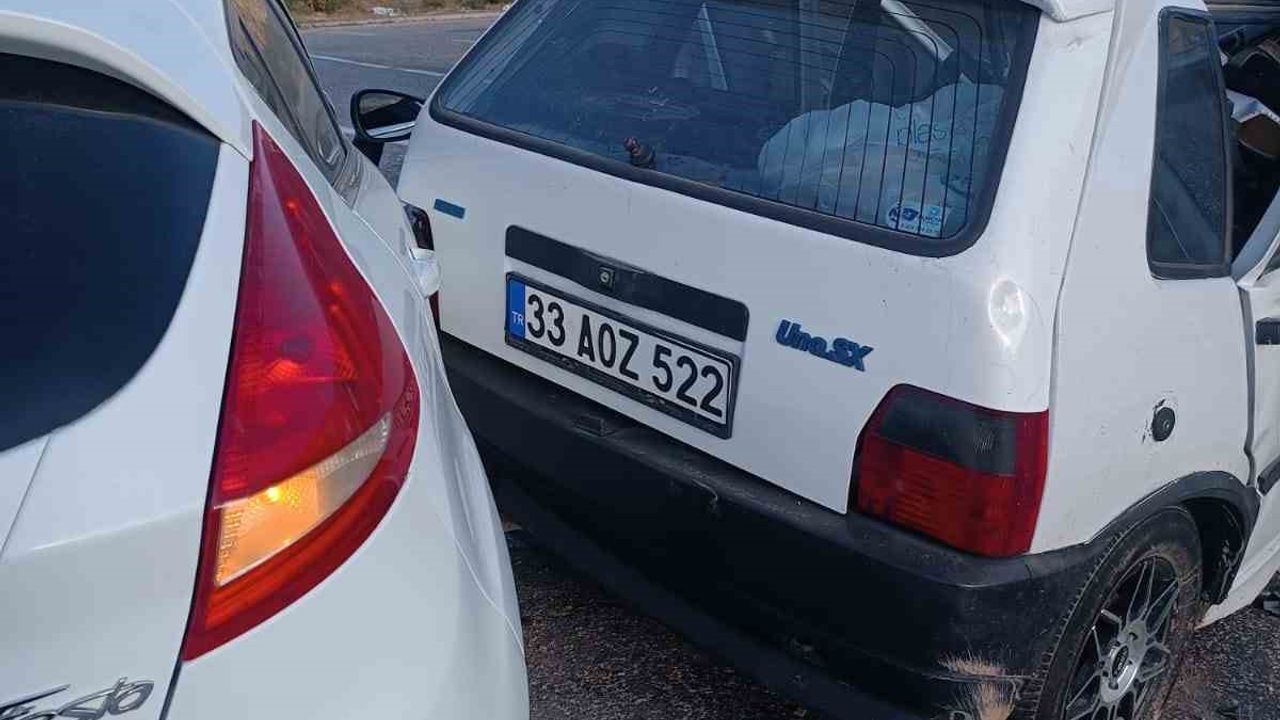 Adıyaman'da iki otomobil çarpıştı: 5 yaralı