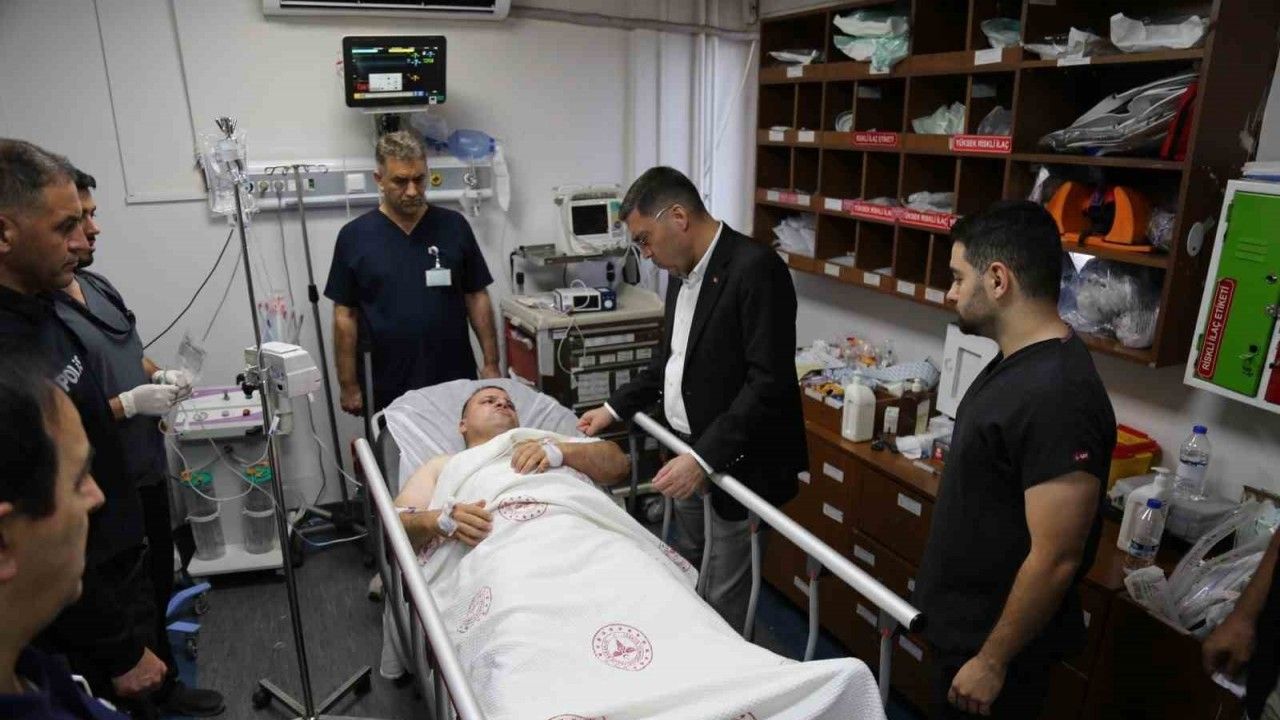 Şanlıurfa'da nöbet tutan polise bıçaklı saldırı