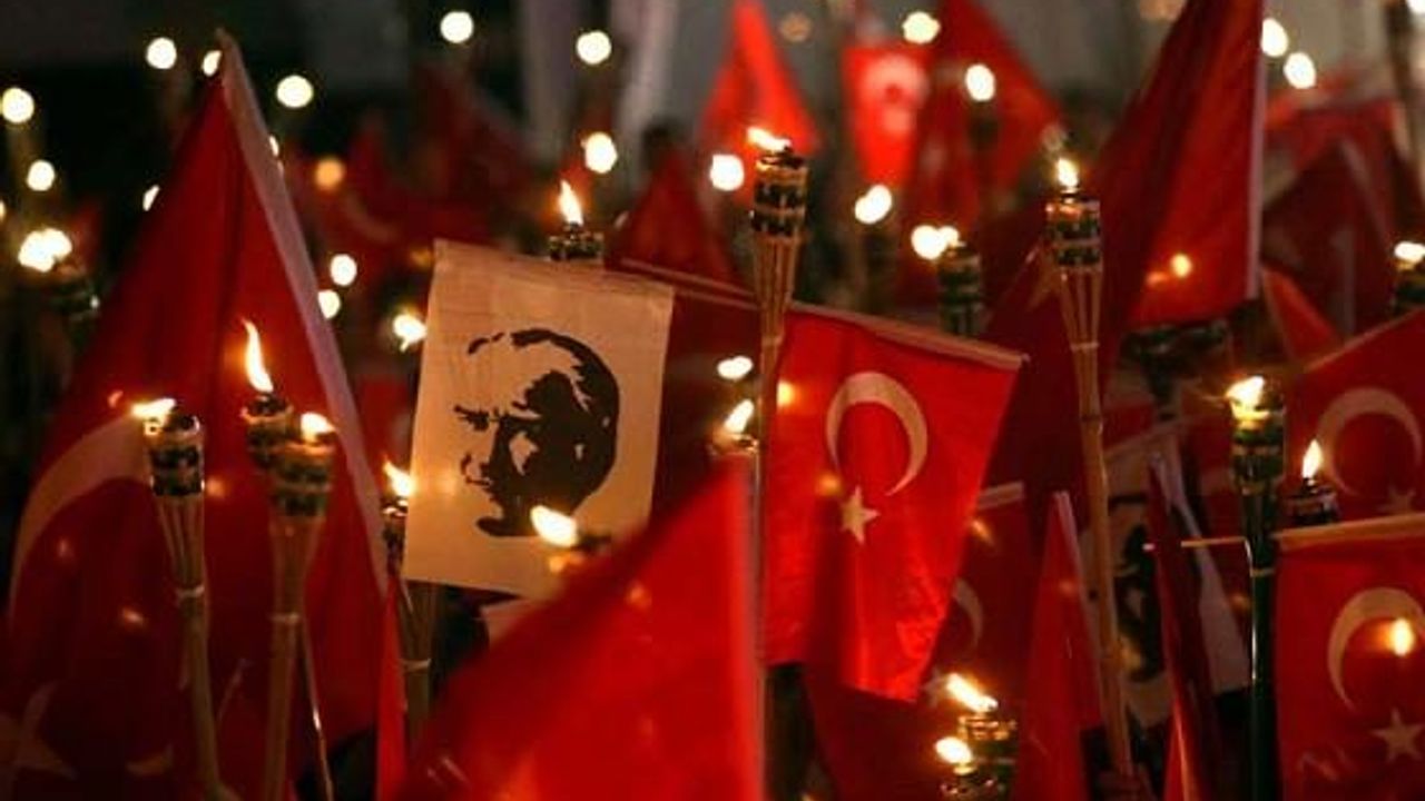Malatya'da Cumhuriyet coşkusu başlıyor: Büyük yürüyüş bu akşam!