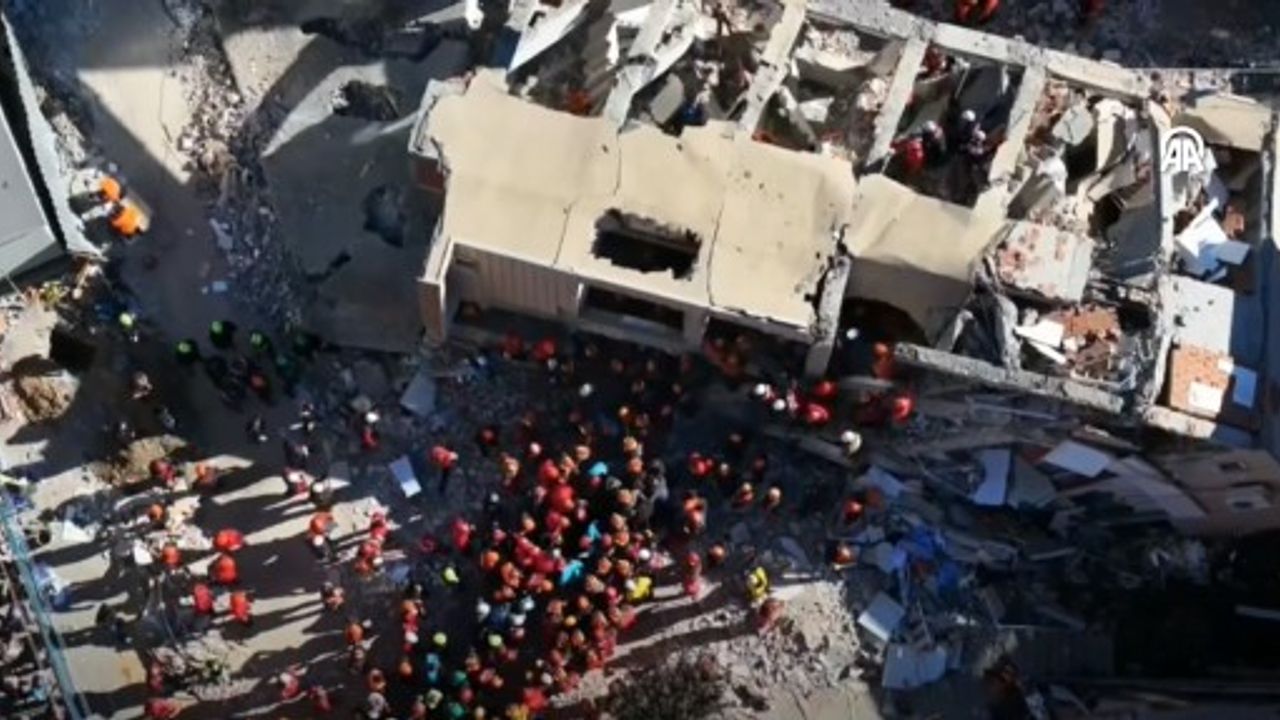 Çöken binadan acı haber