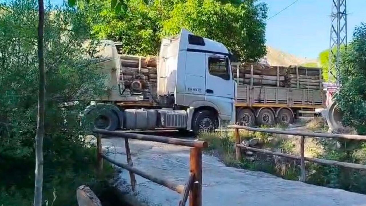 Milyonların Gittiği Şelale Yolunda Tepki Büyüyor: 