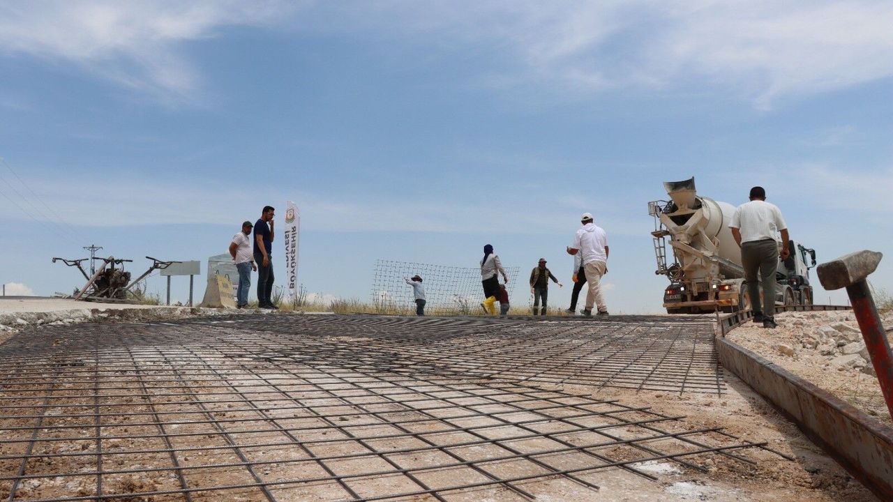 Büyükşehir o 3 ilçeyi 18 kilometrelik beton yolla birleştiri