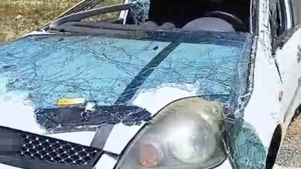 Diyarbakır'da taziyeye giderken kaza yaptılar: 3 yaralı
