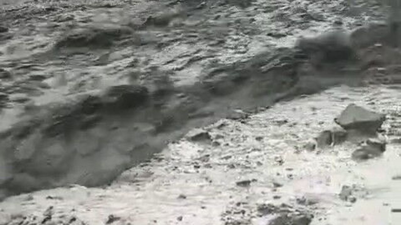 Elazığ'da sağanak sonrası sel