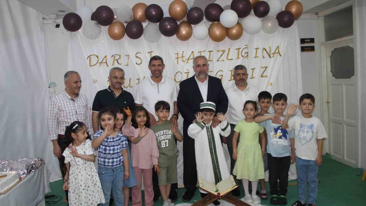 Kimse Beklemiyordu: 5 Yaşındaki Çocuk 22 Sureyi Sa