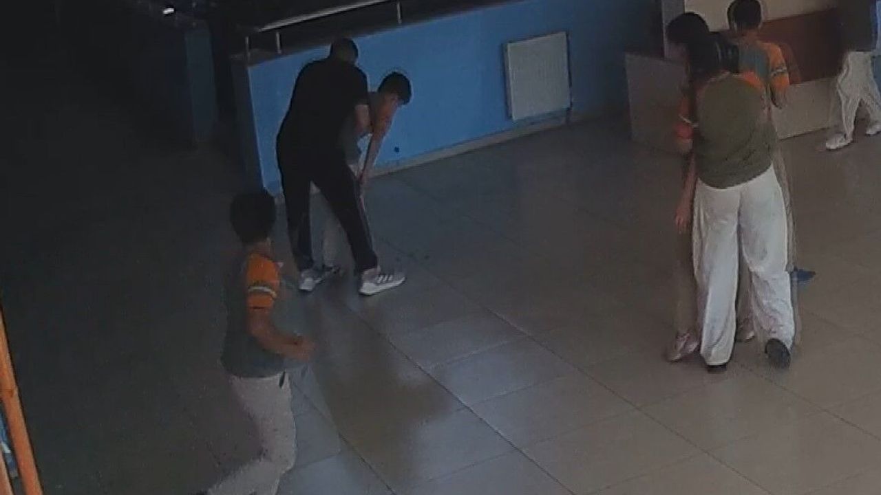 Okulda Nefes Kesen Anlar: Öğretmenin Heimlich Müdahalesi Öğr