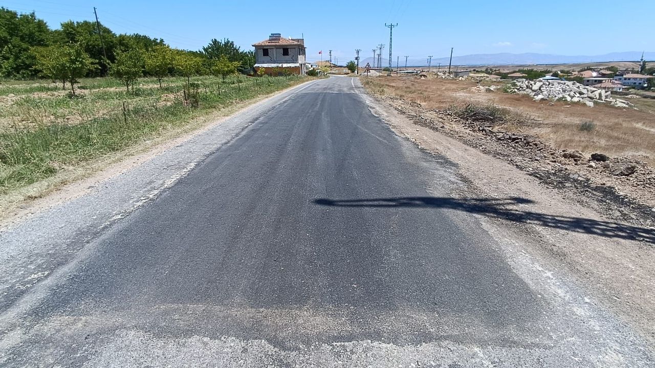 Akçadağ’da yol atağı: 5 mahallede ulaşım ağı yenileniyor