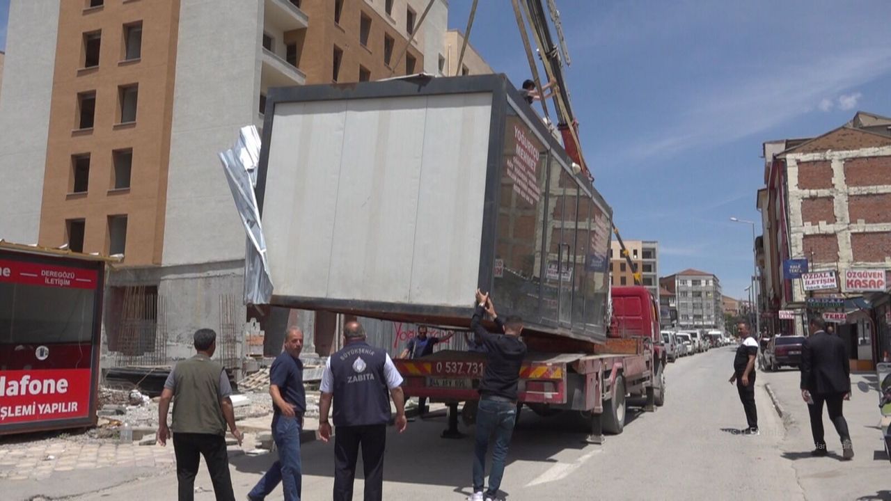 Malatya'da Tarihi Tahliye! Tüm Konteynerler Sökülü