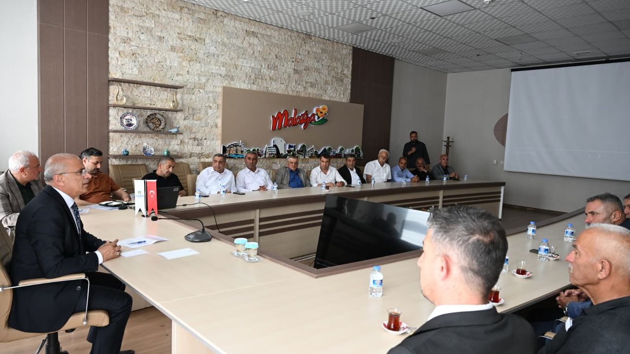 Malatya’da Başkan Er Muhtarları Dinledi