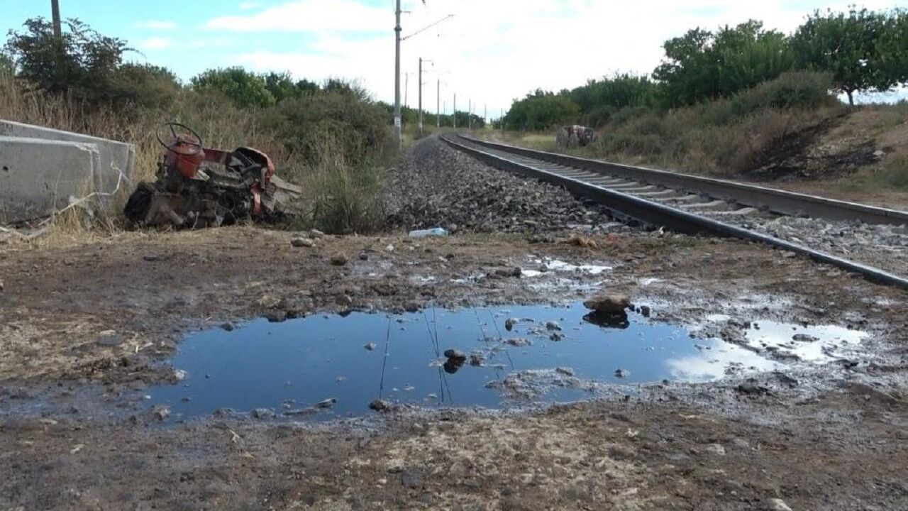 Malatya’da yük treni traktöre çarptı