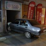 Malatya’da Korkutan Kaza! Kontrolden Çıkan Otomobil Dershaneye Daldı