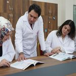 Öğretmenler Dikkat! Önlüklerde Yeni Dönem Başlıyor: Standartlar Belli Oldu