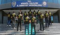 Film Gibi Hırsızlık: Masa Üstündeki Paralar Uçtu, Zanlı Cezaevini Boyladı!