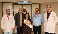 Anne karnında kan nakli yapılmıştı: Bin 600 gram doğan Asya bebekten mucize haber!
