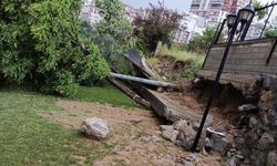 Malatya’da sağanak yağış site duvarını yıktı
