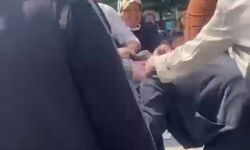 Bayram Değil Kabus! İlkokulda Veliler Kavga Etti, Çocuklar Korktu