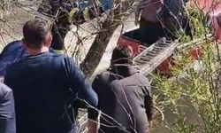 Erzurum'da sürücü aracıyla dereye uçtu