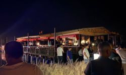 Fırat Nehri’nde Panik: Duba Restoran Halatları Kopunca Akıntıya Kapıldı
