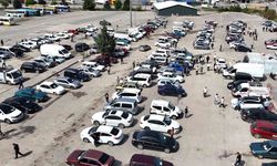 Malatya oto pazarı alarm veriyor: Araç çok, alan yok!