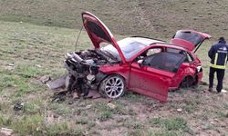 Van’da feci kaza: Otomobil 50 metrelik uçuruma yuvarlandı