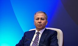 İçişleri Bakanı Ali Yerlikaya: O  Aracın Çakarı İptal Edildi