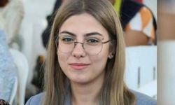 Esila Ayık’a 4 Yıl 8 Ay Hapis: Protesto Gösterisi ve Hakaret Suçlaması