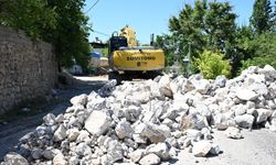 Yeşilyurt’ta Toprak Kaymalarına Karşı Taş Duvar Hamlesi
