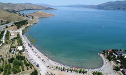 Bayramda Hazar Gölü ziyaretçi akınına uğradı!