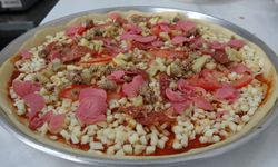 Akçadağ’ın tescilli lezzetlerini solladı! Bu pizzaya ilgi büyük!
