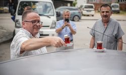 Çaycı, ‘daha pratik’ oluyor dedi ve otomobil üstünde taşıdı