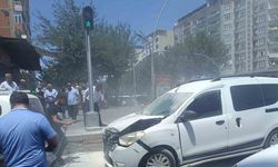 Batman’da seyir halindeki araç önce kaza yaptı ardından alev aldı