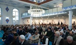 Köln’de yüzlerce Müslüman Kurban Bayramı namazını eda etti