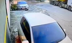 Hatay'da demir yüklü kamyon 8 metrelik duvardan bahçeye uçtu