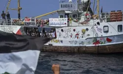 İsrail, Gazze’ye yardım götüren Hanzala gemisine müdahale etti