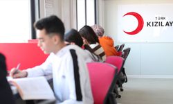 Kızılay deprem bölgesinde kurdu, 504 genç üniversiteli oldu