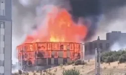 Kahramanmaraş'ta lojman inşaatında yangın dehşeti