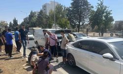 Adıyaman'da midibüs ile otomobil çarpıştı: 1 yaralı