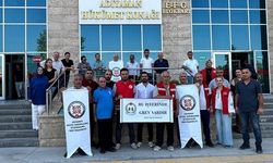 Adıyaman'da sosyal Yardımlaşma Vakıflarında çalışan işçiler grev düzenledi