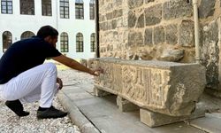 Diyarbakır’da Heyecan Verici Arkeolojik Keşif: 900 Yıllık Kitabe Ortaya Çıktı