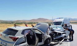 Elazığ'da Feci Kaza: İki Otomobil Çarpıştı, 7 Yaralı!